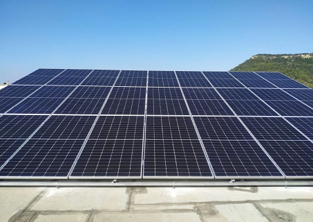 Generación de energía fotovoltaica distribuida y fotovoltaica centralizada
